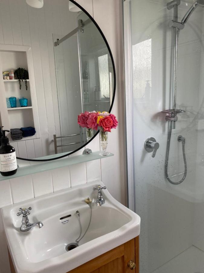 Wee Blue Bnb- Central Cosy Villa تيمارو المظهر الخارجي الصورة