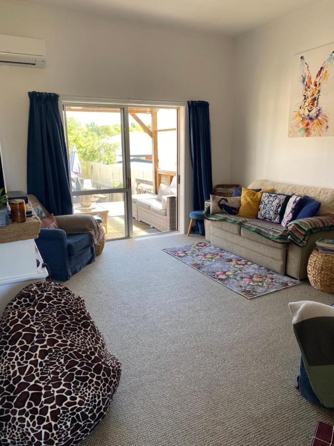 Wee Blue Bnb- Central Cosy Villa تيمارو المظهر الخارجي الصورة