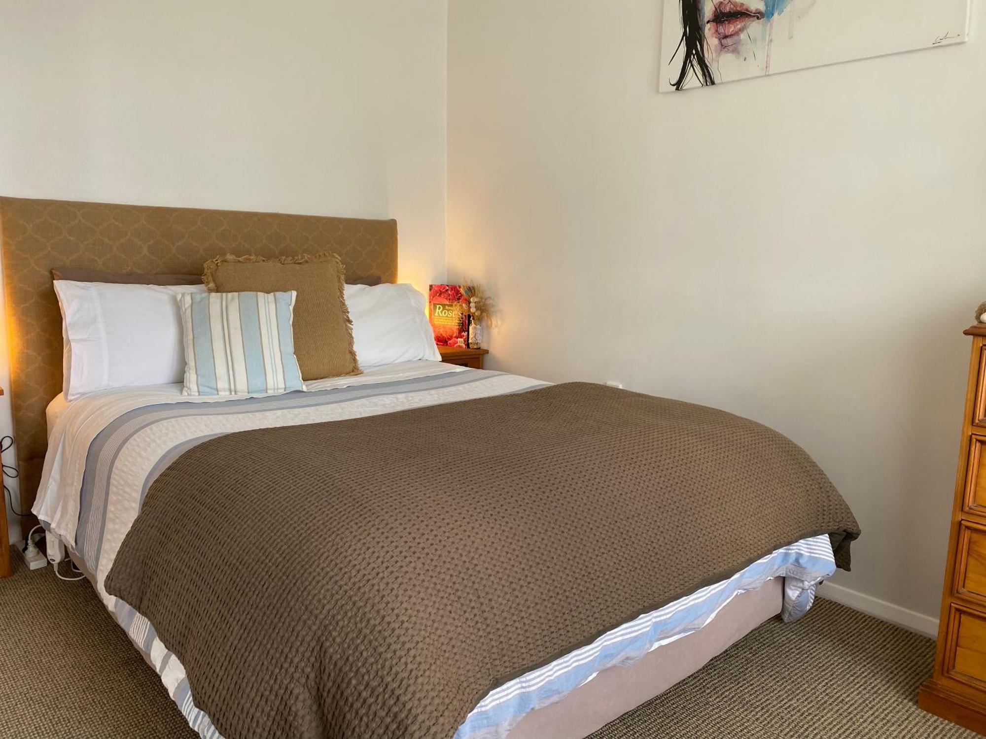 Wee Blue Bnb- Central Cosy Villa تيمارو المظهر الخارجي الصورة